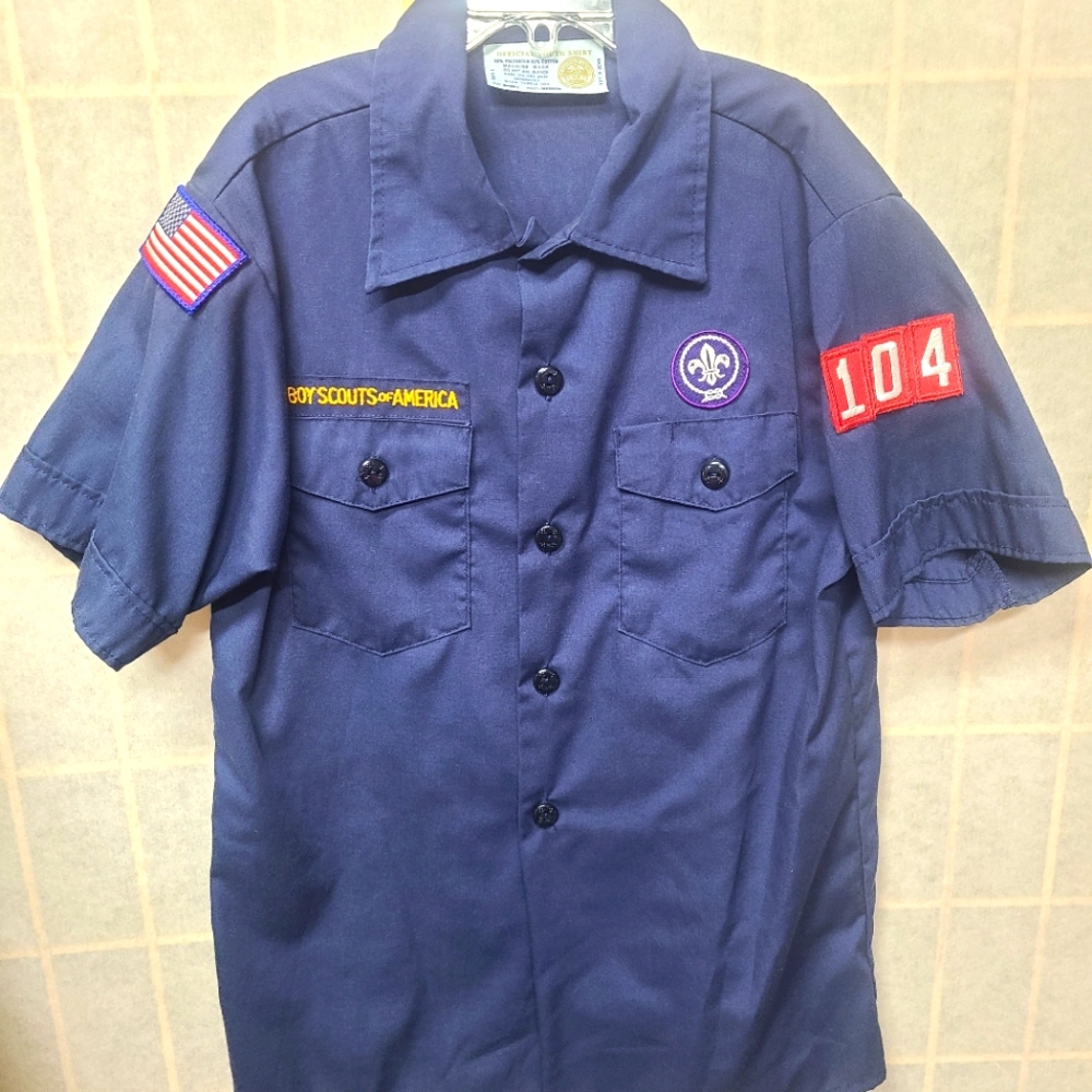 Boy Scouts of America Shirt. Youth Medium. Blue in Color. With Existing Patches